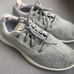 Allbirds Merino Wool Runners Gray with Pale Pink Womens 8.5 Sneakers